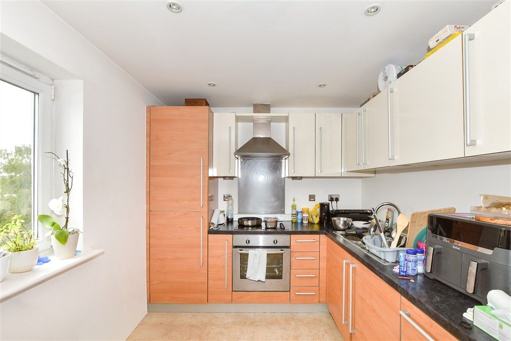 Property photo 2 of 6 Kitchen
