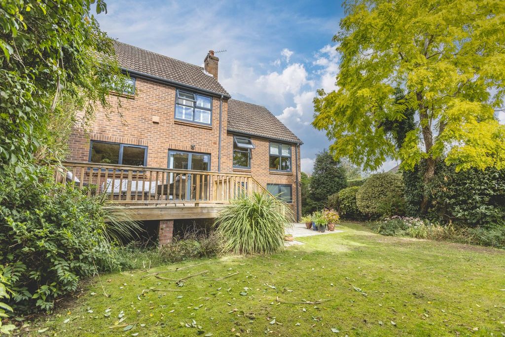 Property photo 2 of 23