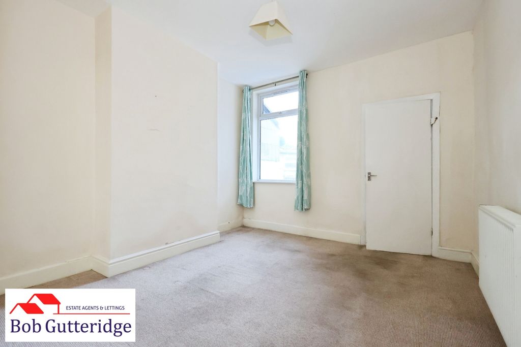 Property photo 3 of 14 Sitting Room