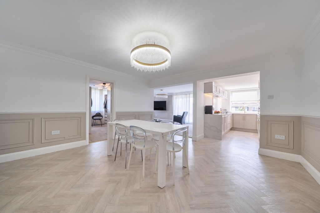 Property photo 2 of 25 5227851