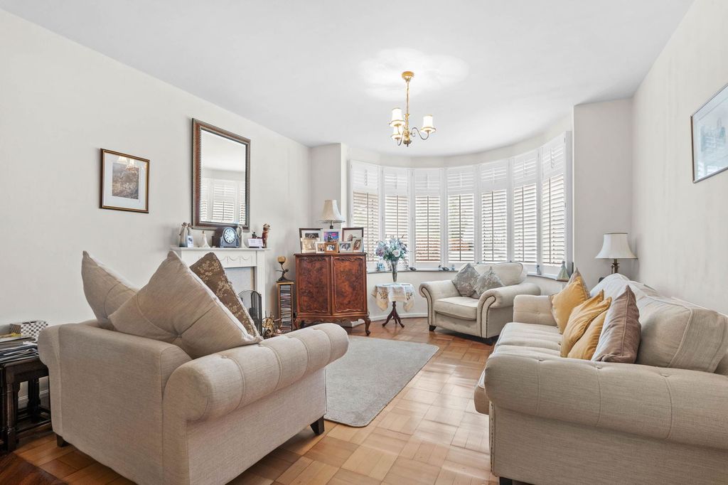 Property photo 3 of 18