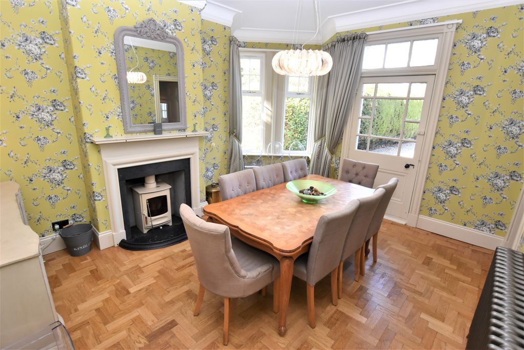 Property photo 3 of 36