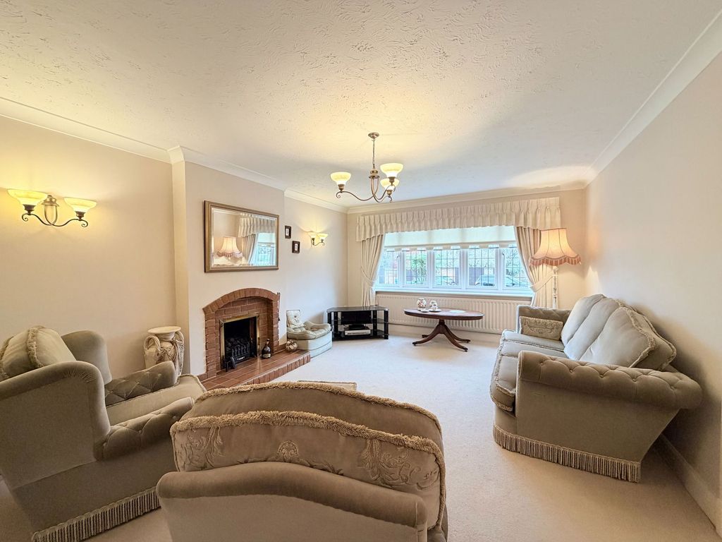 Property photo 3 of 28