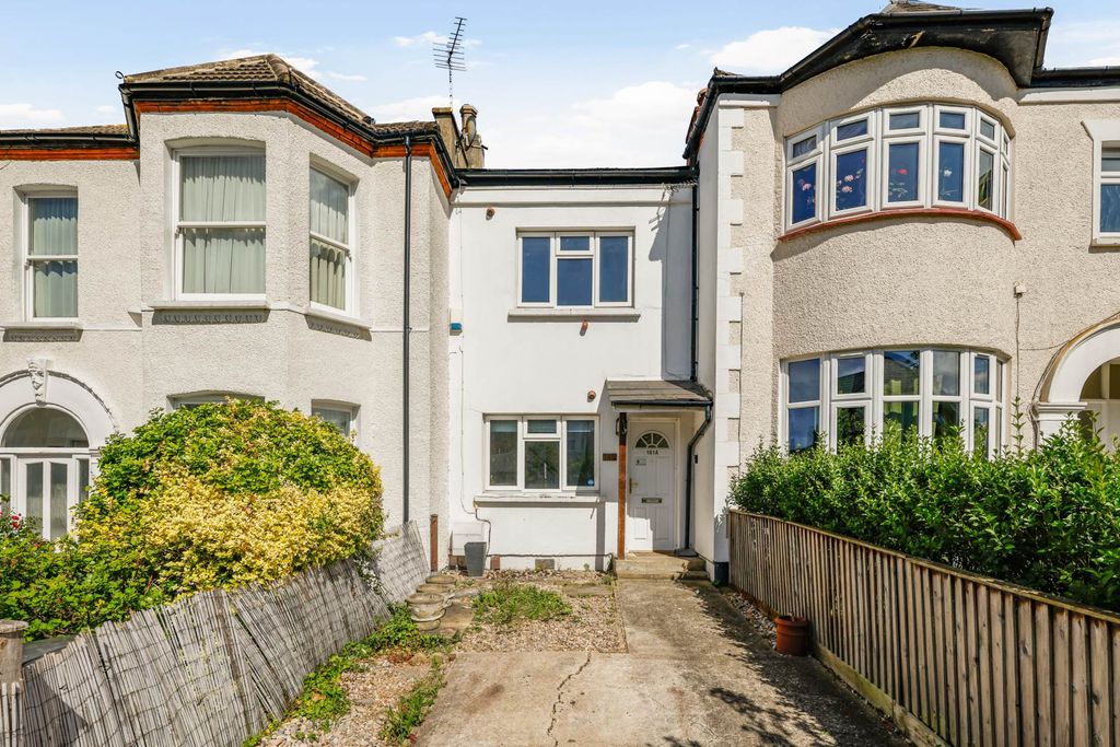 Property photo 2 of 24