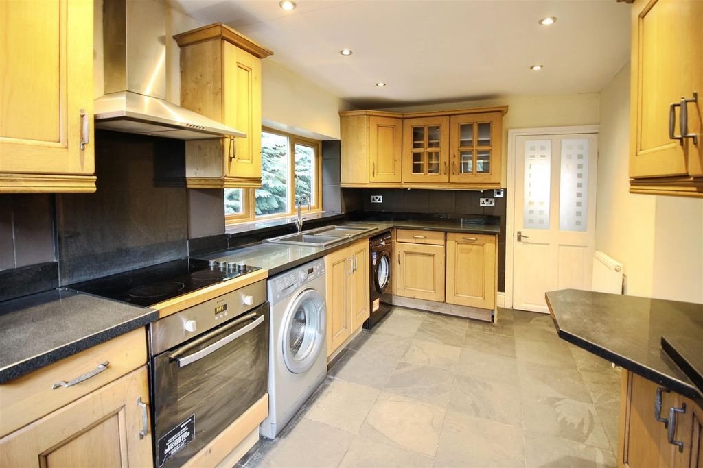 Property photo 2 of 12 Kitchen