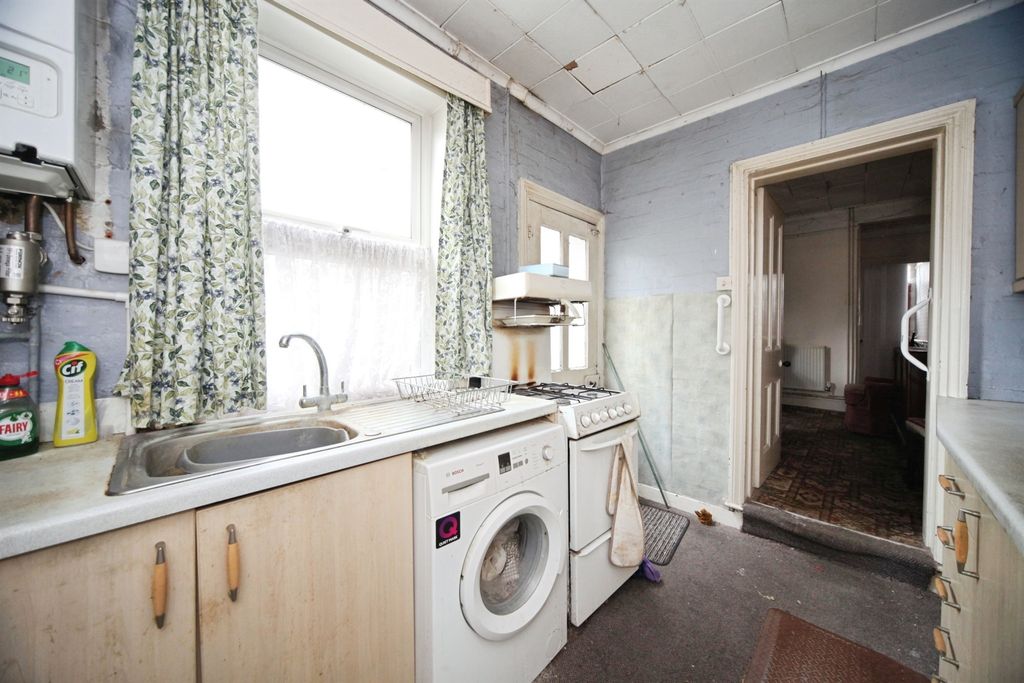 Property photo 3 of 15