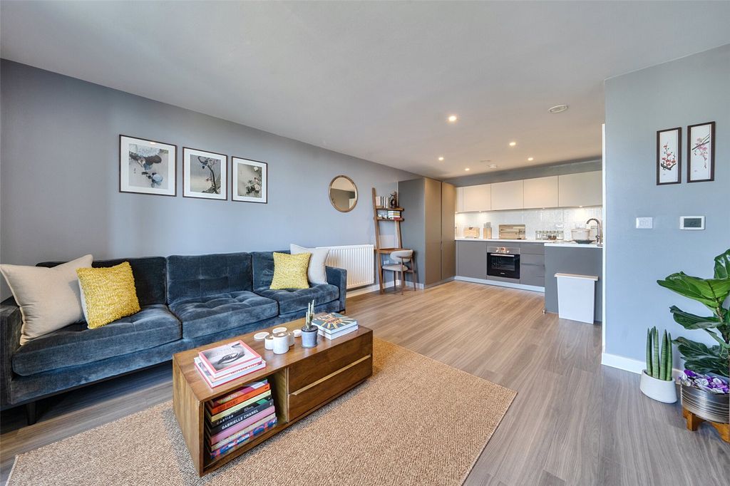 Property photo 2 of 15 Picture No. 17