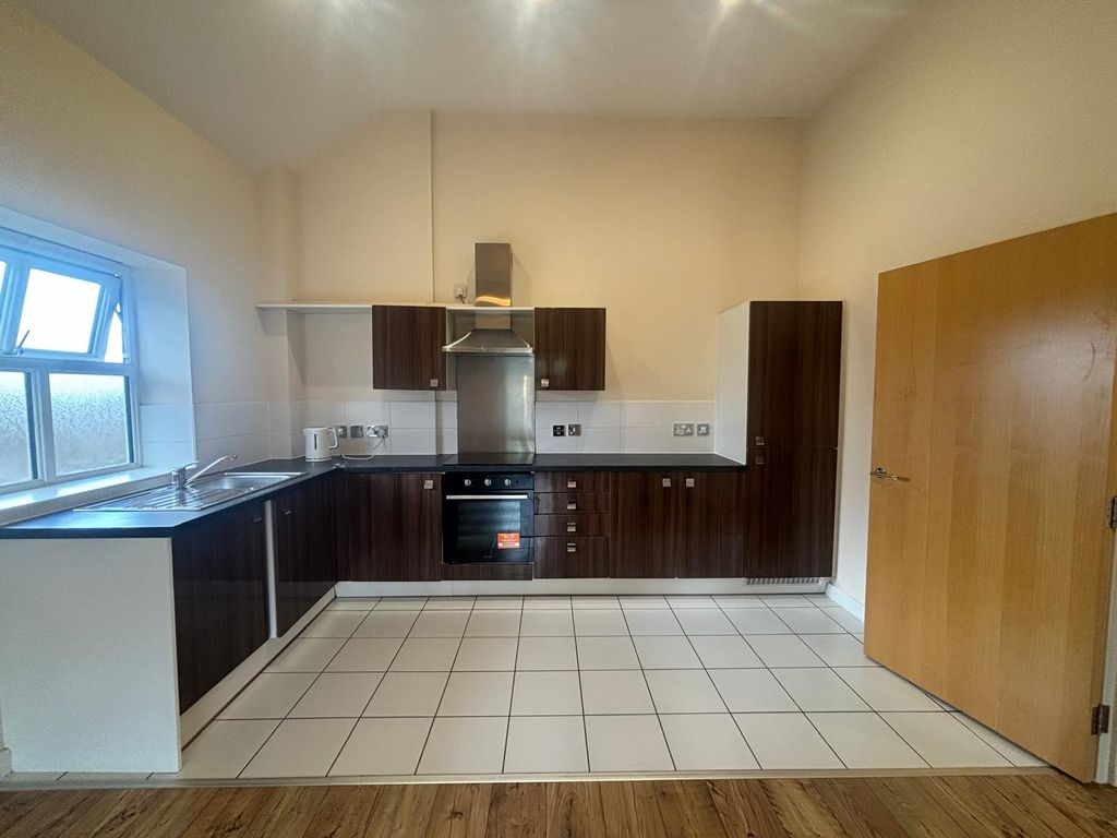 Property photo 3 of 10 Image