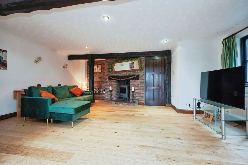 Property photo 2 of 19 Pbox-Img.Jpg