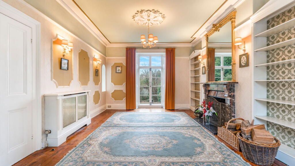 Property photo 2 of 13