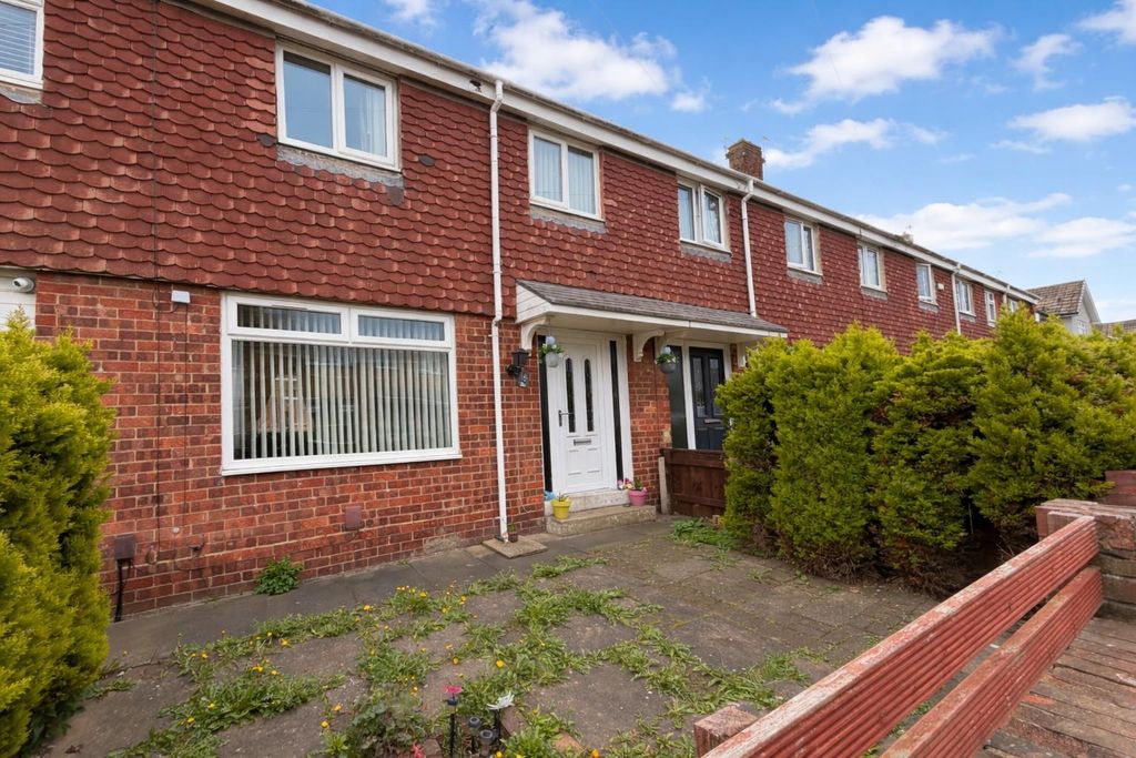 Property photo 1 of 17 Front