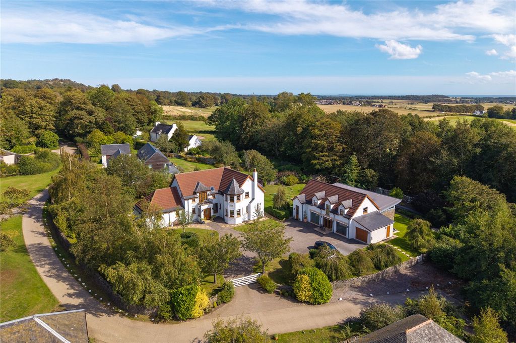 Property photo 1 of 44 House & Annexe