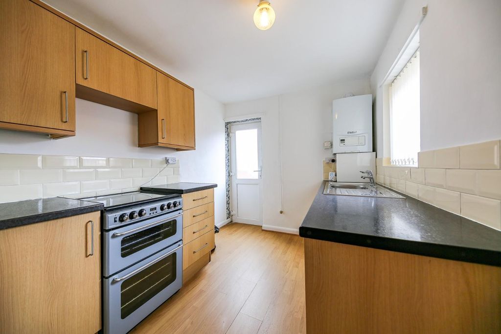 Property photo 2 of 12 Kitchen