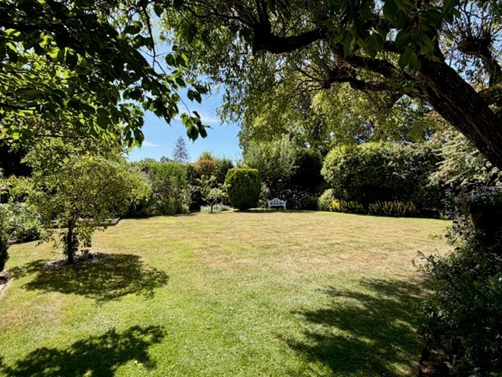 Property photo 2 of 22 Garden