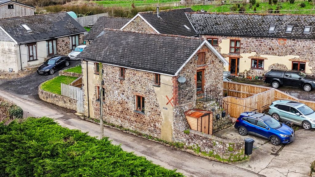 Property photo 1 of 28