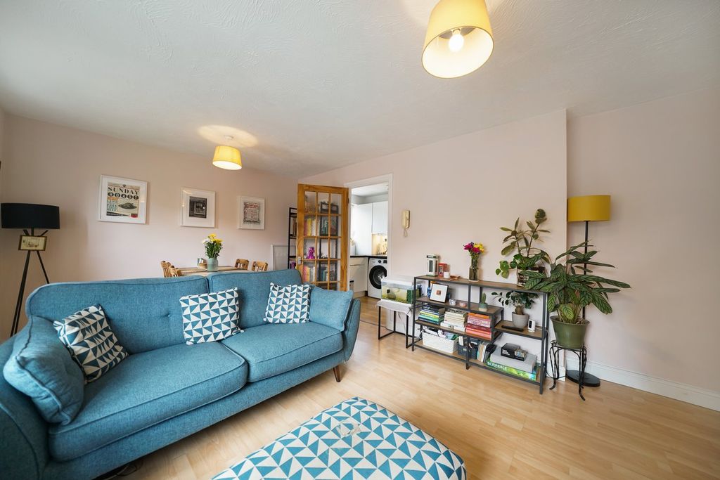 Property photo 2 of 10