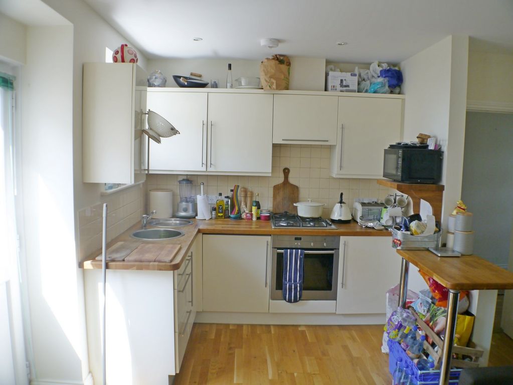 Property photo 3 of 6 Kitchen Flat In Bognor Regis