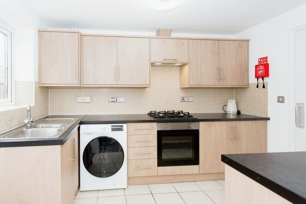 Property photo 2 of 5