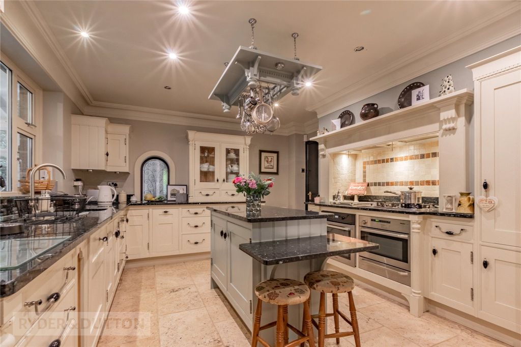 Property photo 1 of 54 Kitchen