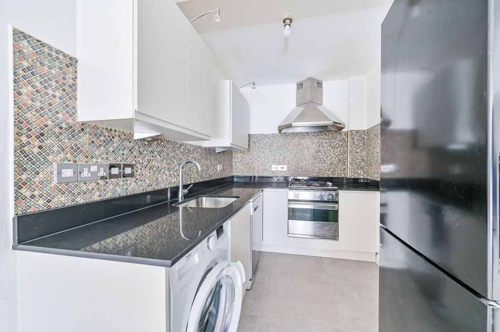 Property photo 3 of 8