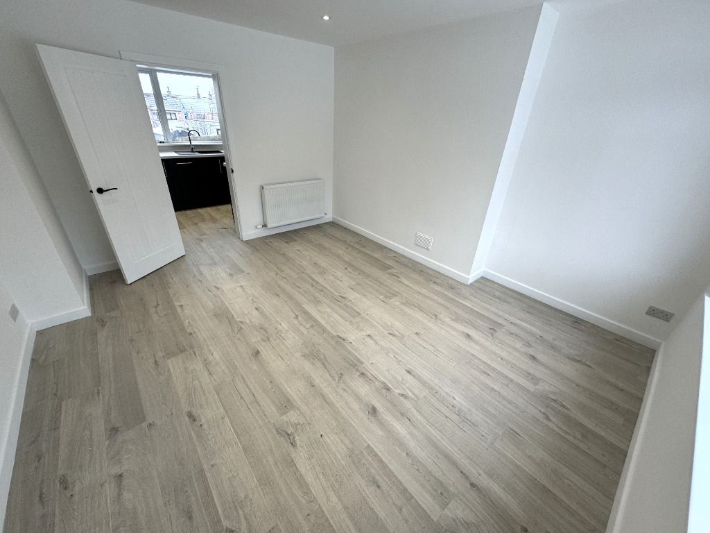 Property photo 3 of 11 Photo 3