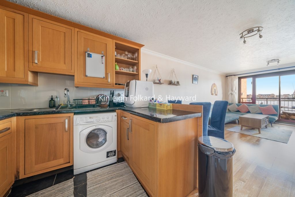 Property photo 3 of 8 437cc05E-7A1A-4A3A-A