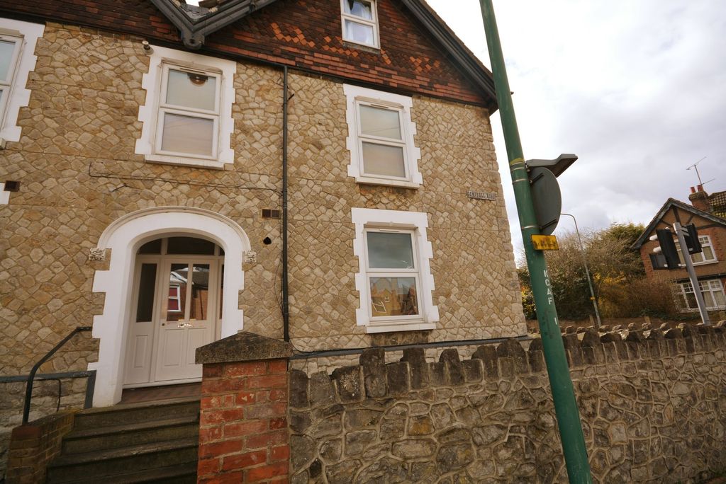 Property photo 1 of 8 Photo 8