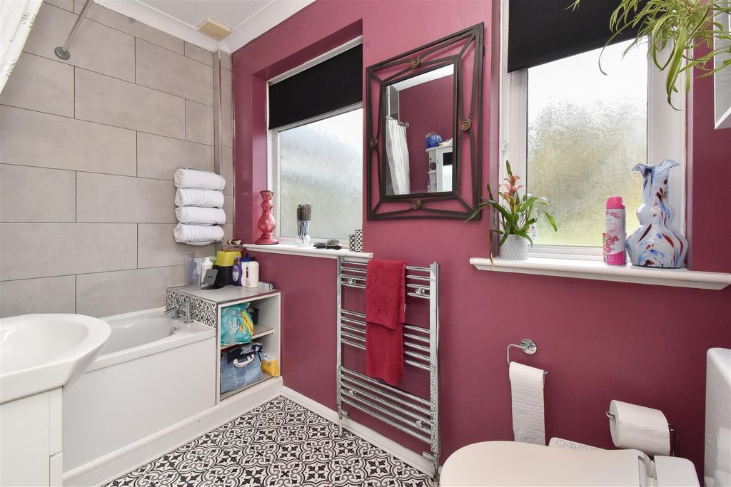 Additional image 14 of 4 bed detached bungalow for saleMoscow Road, Hastings TN35