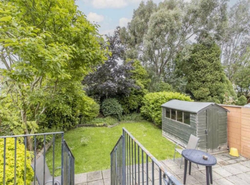 Property photo 2 of 19 A Beautiful, Well-Maintained Garden With Lush Gree...