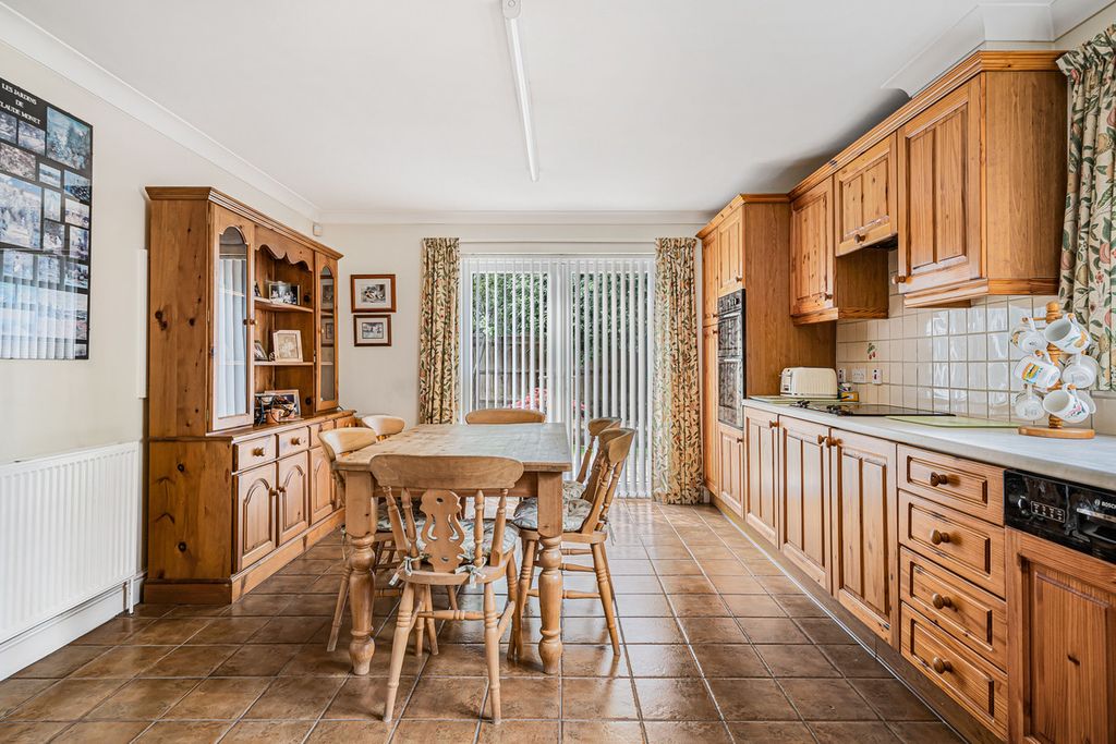 Property photo 3 of 38