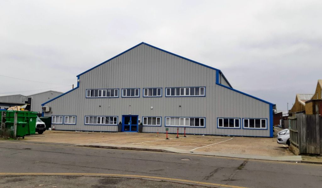 Property photo 2 of 6 Rear