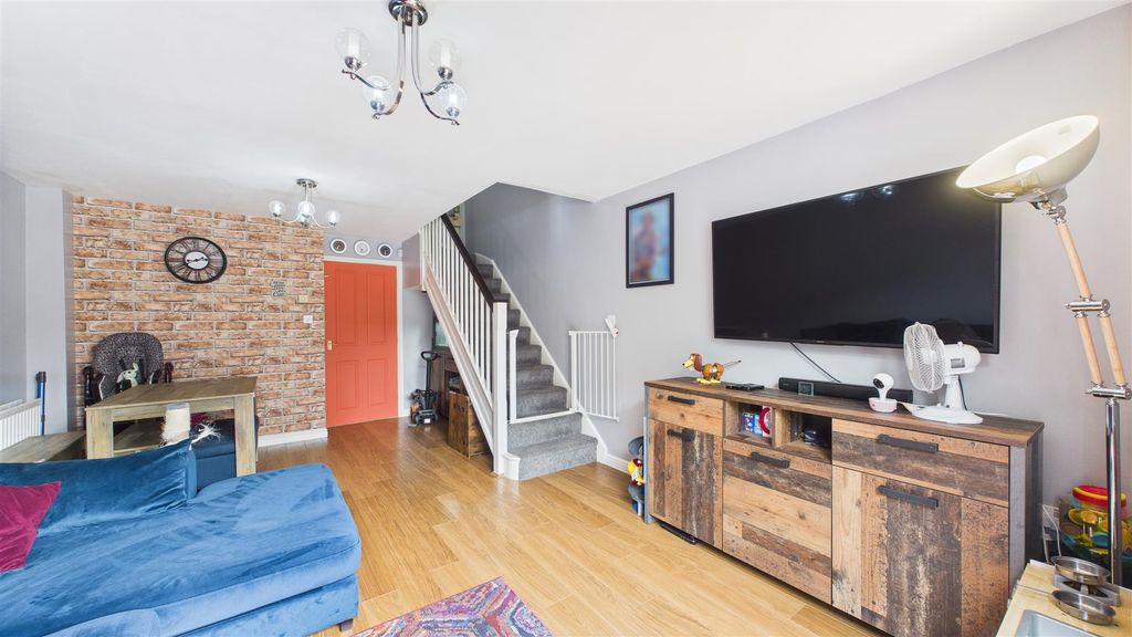 Property photo 2 of 17 Cam05101G0-Pr0070-Still022.Jpg