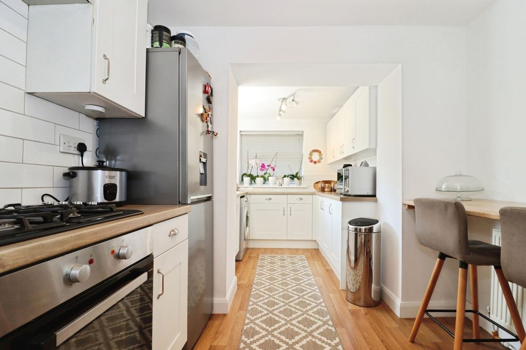 Property photo 3 of 20 Kitchen