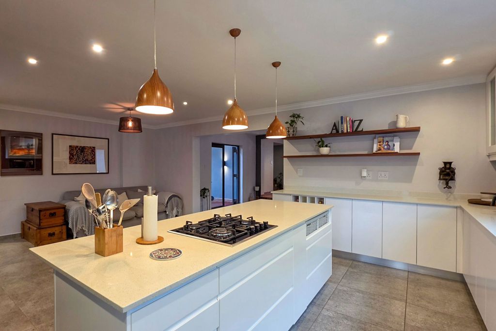 Property photo 2 of 65 1TV1737334
