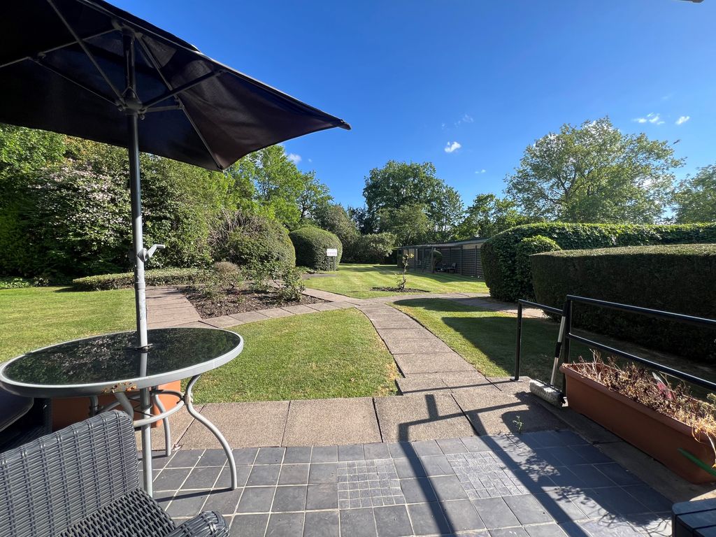 Property photo 2 of 8 Gardeneast