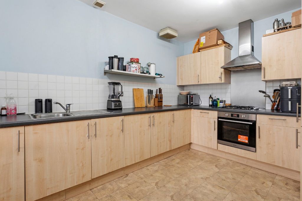 Property photo 2 of 29 Kitchen
