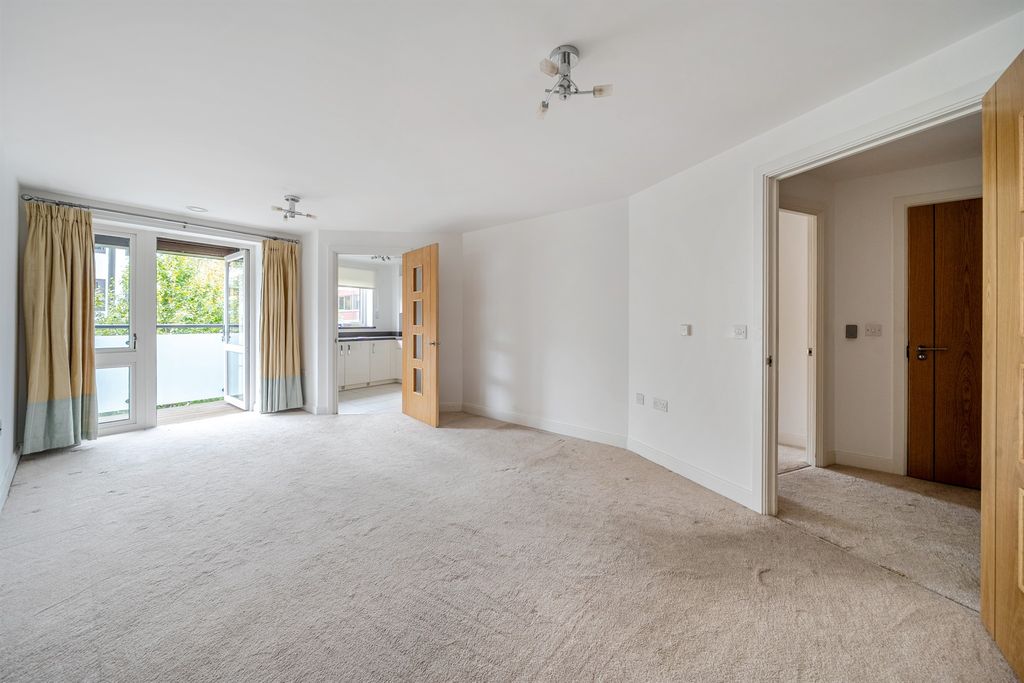 Property photo 3 of 12