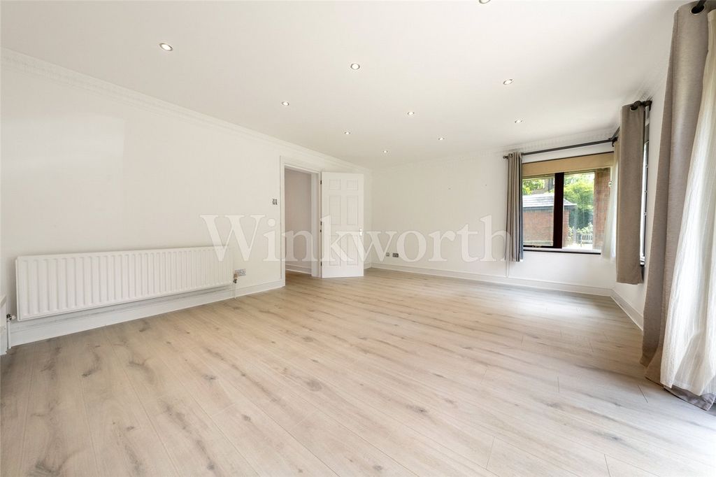 Property photo 2 of 13 Picture No. 17