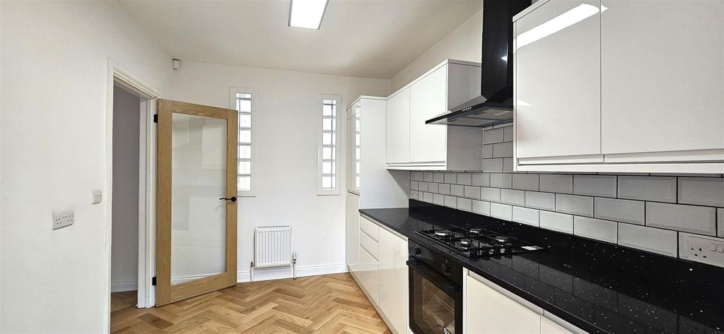 Property photo 2 of 9 2.Jpg