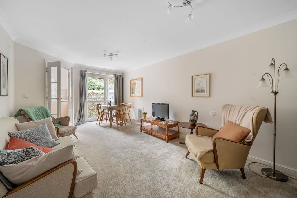 Property photo 2 of 9