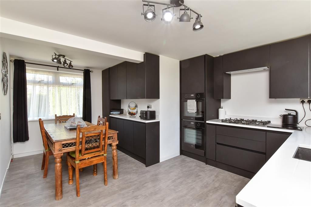 Property photo 3 of 11 Kitchen/ Dining Room