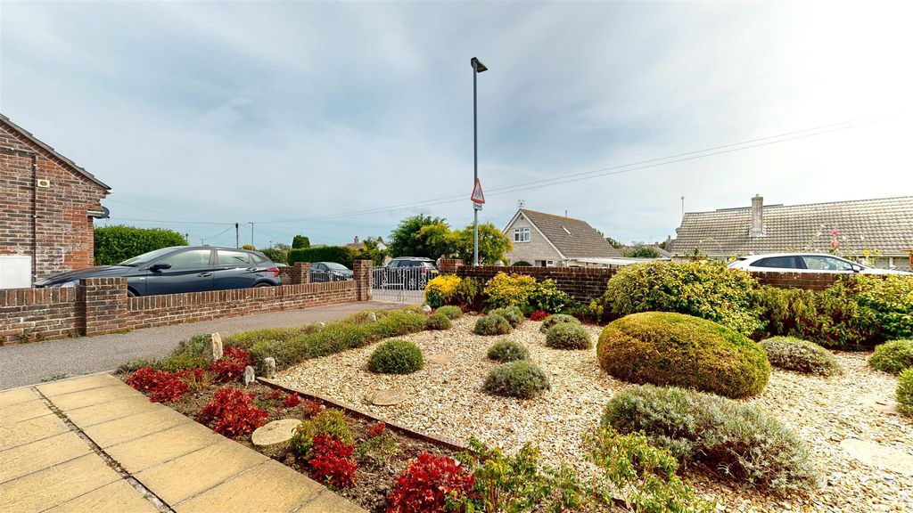 Property photo 2 of 14 Front Garden 1.Jpg