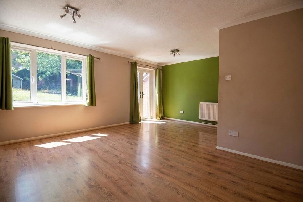 Property photo 3 of 13