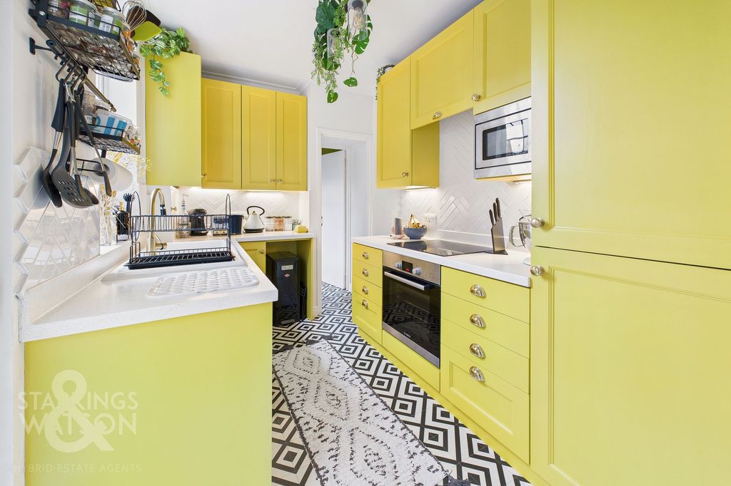 Property photo 3 of 16