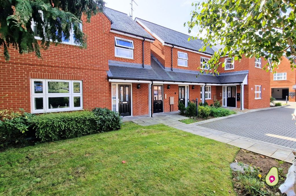 Property photo 1 of 9 4884020