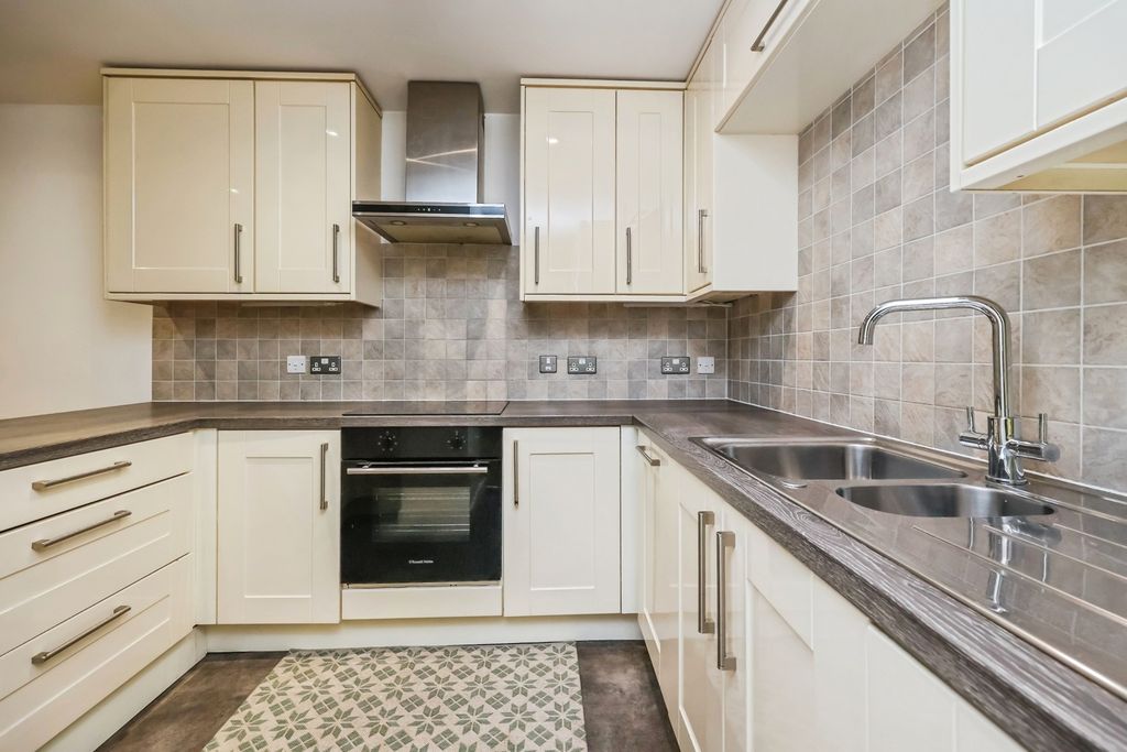 Property photo 2 of 18 Pbox-Img.Jpg