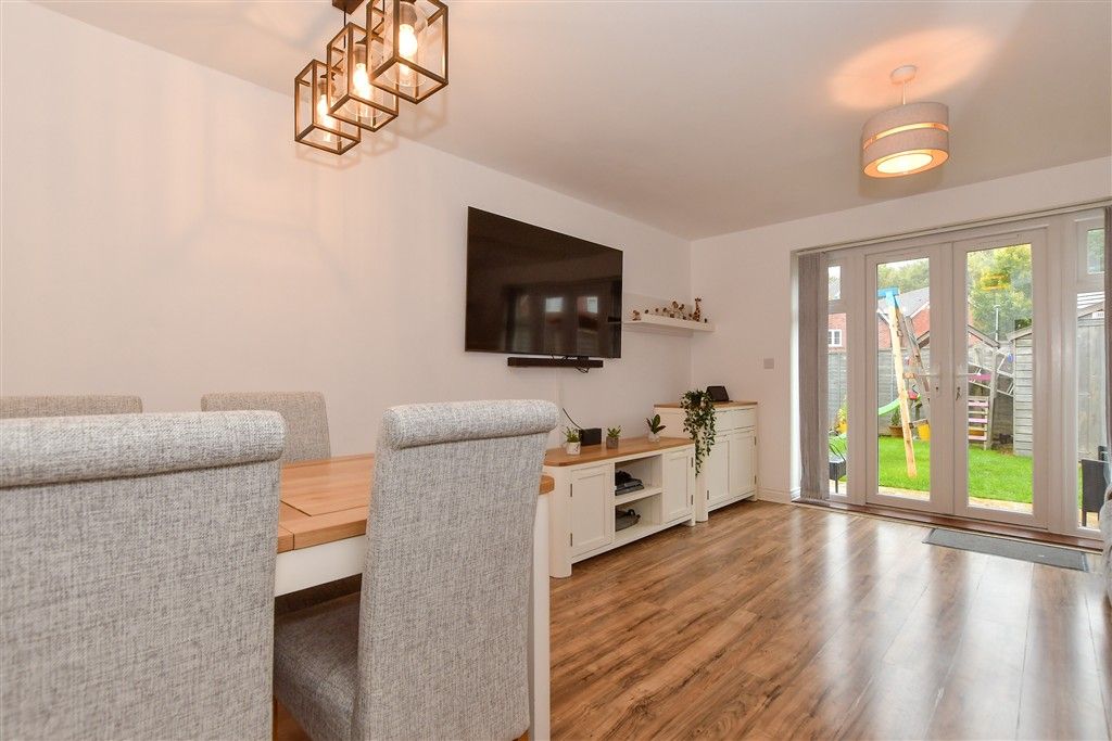 Property photo 2 of 8 Lounge/Diner