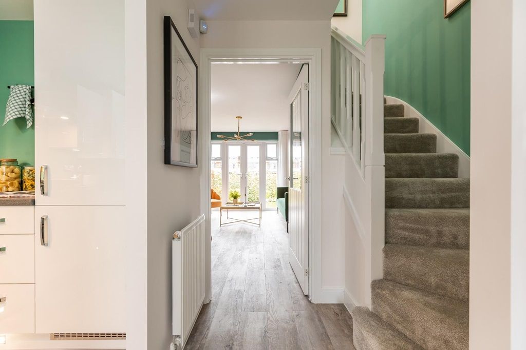 Property photo 2 of 8 A Light And Airy Entrance Hallway