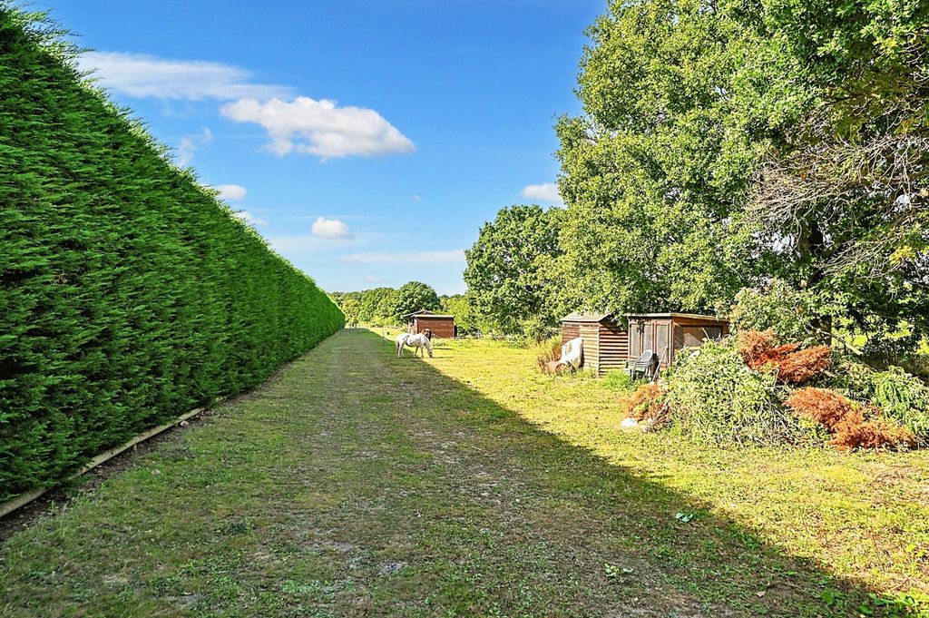 Property photo 1 of 34