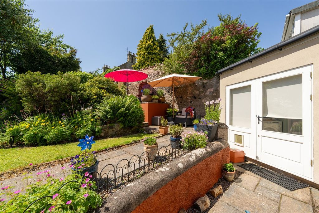 Property photo 3 of 32 The_Blue_House-24.Jpg